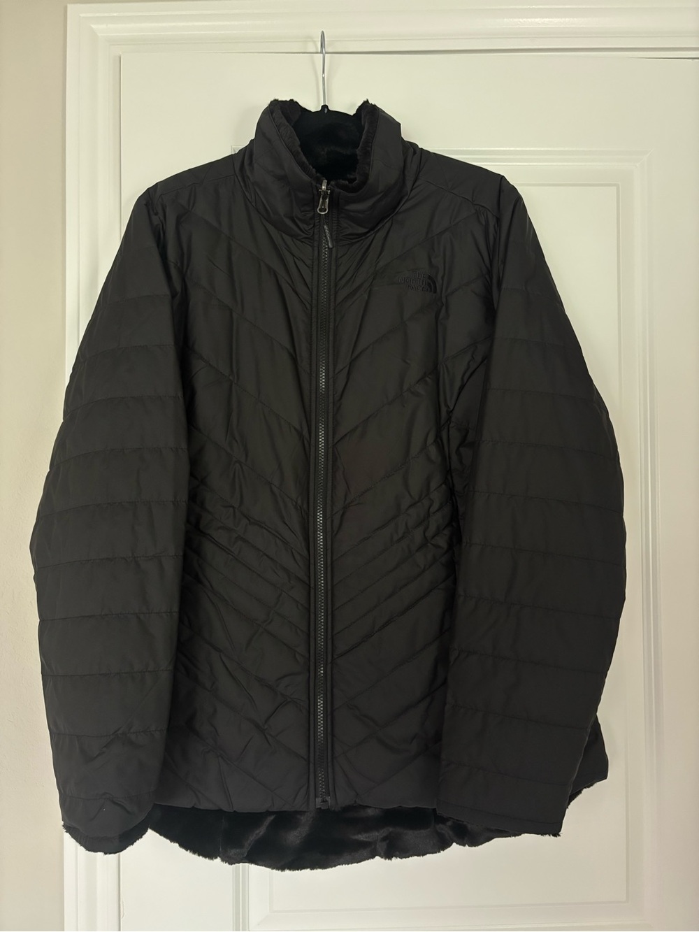 The North Face Black Insulated Zip-Front Jacket Reversible - Picture 1 of 7